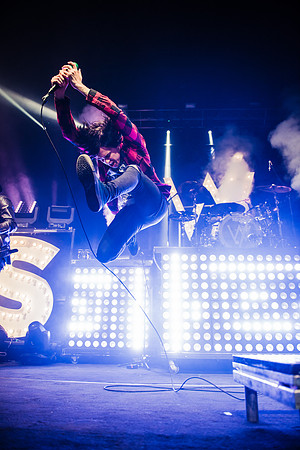 Sleeping with  Sirens